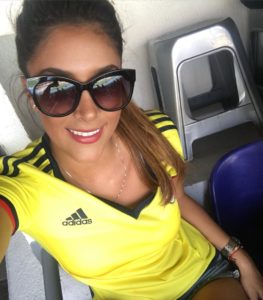 Daniela Ospina apoyando la seleccion Colombia