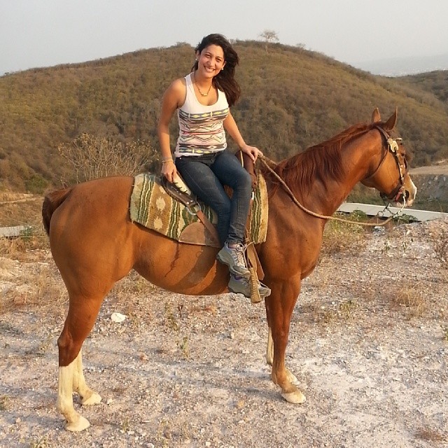 Oriana Gutierrez a caballo